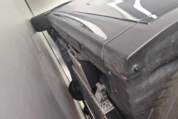 Used Hongqi HS7 PHEV 2024 2.0T PHEV Four-Wheel Drive Flagship Edition 6 Seats Right Side Sill