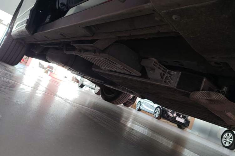 Used Hongqi HS7 PHEV 2024 2.0T PHEV Four-Wheel Drive Flagship Edition 6 Seats Right Side Sill