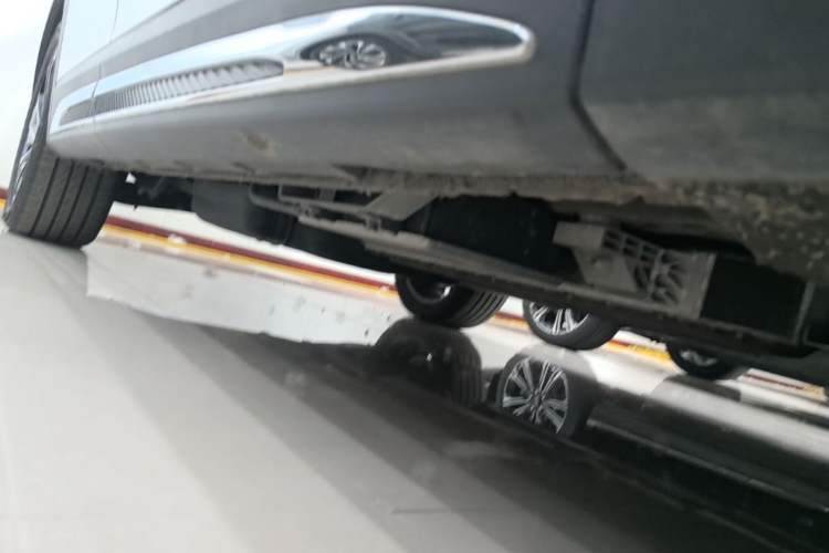 Used Hongqi HS7 PHEV 2024 2.0T PHEV Four-Wheel Drive Flagship Edition 6 Seats Right Side Sill