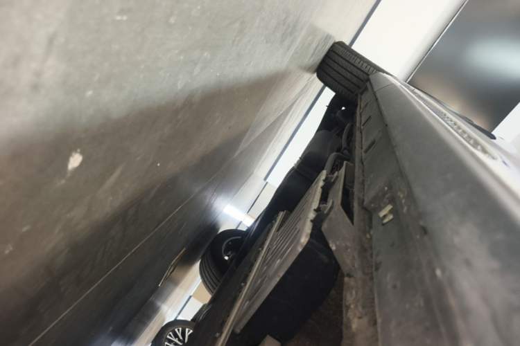 Used Hongqi HS7 PHEV 2024 2.0T PHEV Four-Wheel Drive Flagship Edition 6 Seats Right Side Sill