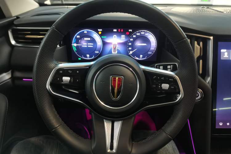 Used Hongqi HS7 PHEV 2024 2.0T PHEV Four-Wheel Drive Flagship Edition 6 Seats Steering Wheel