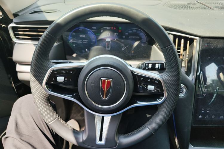 Used Hongqi HS7 PHEV 2024 2.0T PHEV Four-Wheel Drive Flagship Edition 7 Seats Steering Wheel