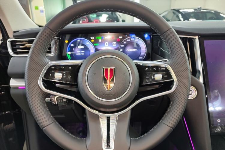 Used Hongqi HS7 PHEV 2024 2.0T PHEV Four-Wheel Drive Flagship Edition 6 Seats Steering Wheel