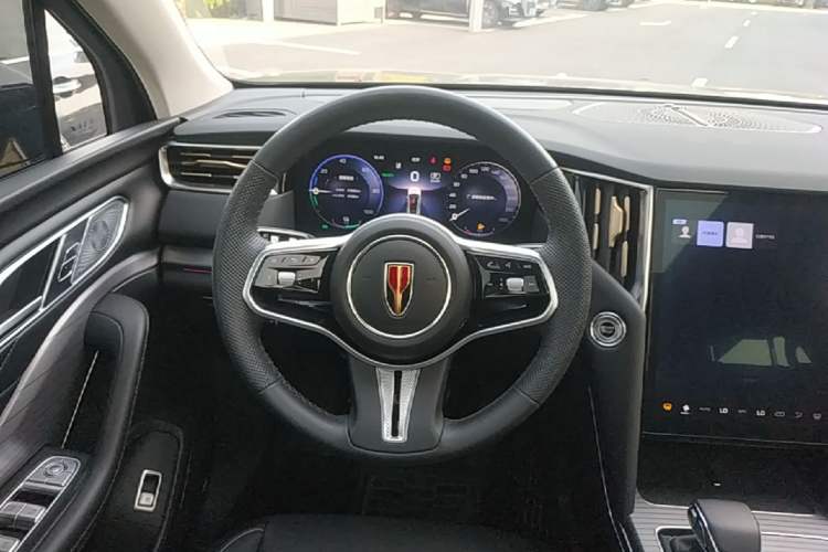 Used Hongqi HS7 PHEV 2024 2.0T PHEV Four-Wheel Drive Flagship Edition 6 Seats Steering Wheel