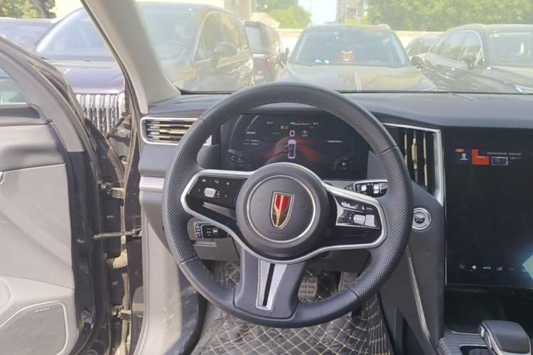Used Hongqi HS7 PHEV 2024 2.0T PHEV Four-Wheel Drive Flagship Edition 6 Seats Steering Wheel