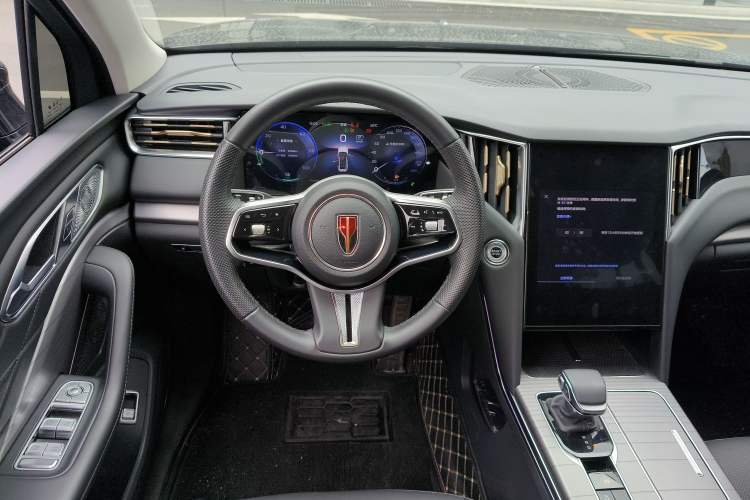 Used Hongqi HS7 PHEV 2024 2.0T PHEV Four-Wheel Drive Flagship Edition 6 Seats Steering Wheel
