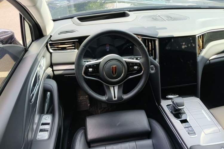 Used Hongqi HS7 PHEV 2024 2.0T PHEV Four-Wheel-Drive Flagship Edition 6 Seats Steering Wheel
