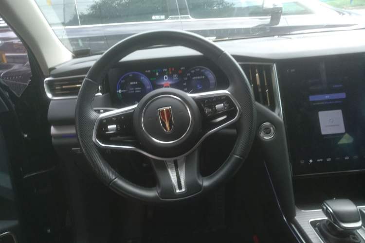Used Hongqi HS7 PHEV 2024 2.0T PHEV Four-Wheel Drive Flagship Edition 6 Seats Steering Wheel
