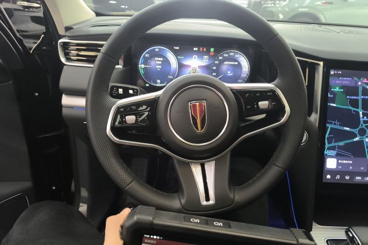 Used Hongqi HS7 PHEV 2024 2.0T PHEV Two-Wheel Drive Flagship Edition 6 Seats Steering Wheel