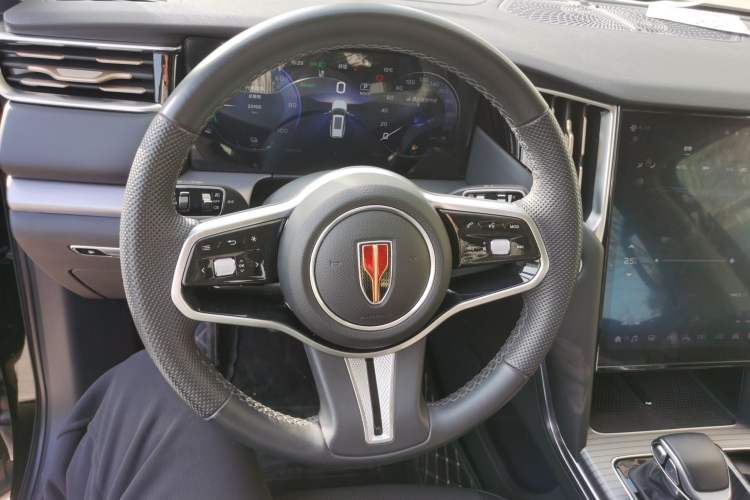Used Hongqi HS7 PHEV 2024 2.0T PHEV Four-Wheel Drive Flagship Edition 6 Seats Steering Wheel