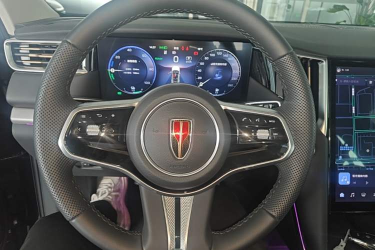 Used Hongqi HS7 PHEV 2024 2.0T PHEV Four-Wheel Drive Flagship Edition 6 Seats Steering Wheel