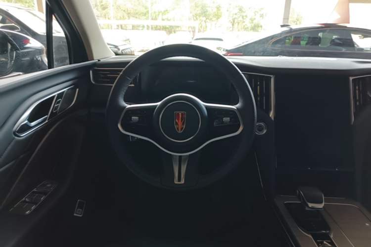 Used Hongqi HS7 PHEV 2024 2.0T PHEV Four-Wheel Drive Flagship Edition 6 Seats Steering Wheel