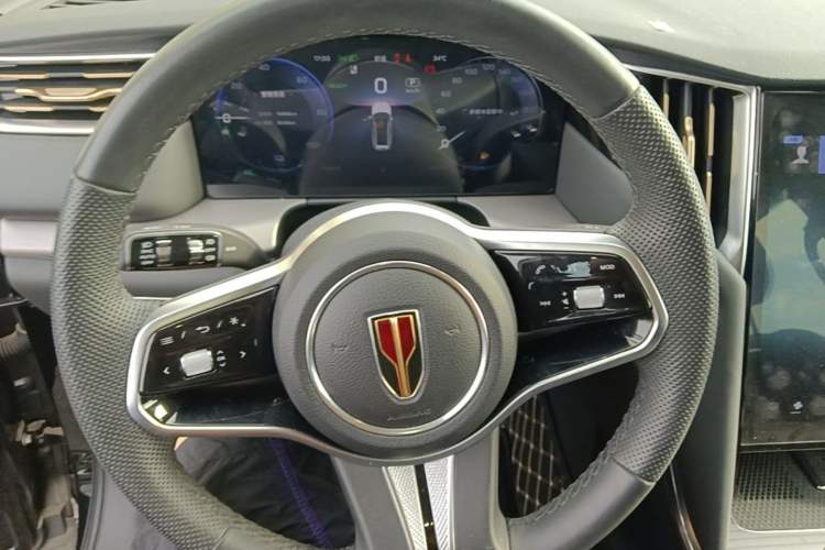 Used Hongqi HS7 PHEV 2024 2.0T PHEV Four-Wheel Drive Flagship Edition 6 Seats Steering Wheel