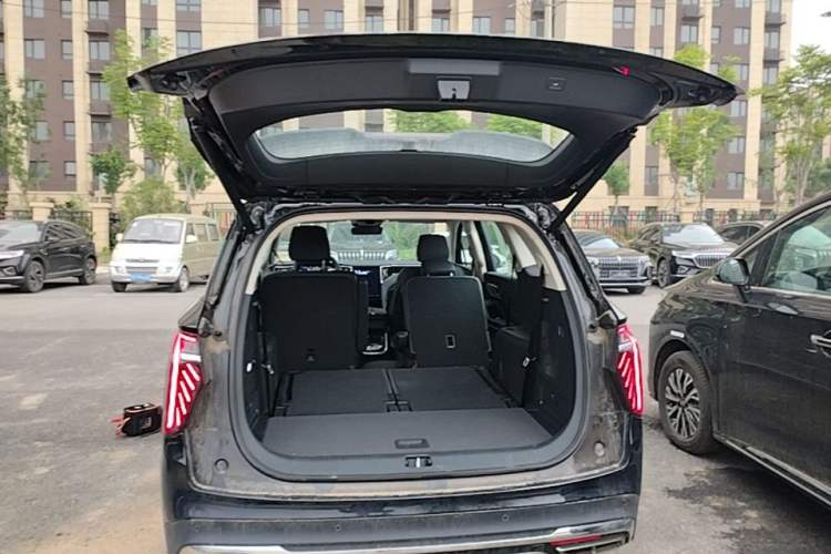 Used Hongqi HS7 PHEV 2024 2.0T PHEV Four-Wheel Drive Flagship Edition 6 Seats Trunk