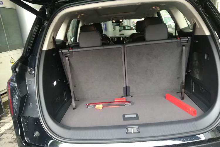 Used Hongqi HS7 PHEV 2024 2.0T PHEV Four-Wheel Drive Flagship Edition 6 Seats Trunk