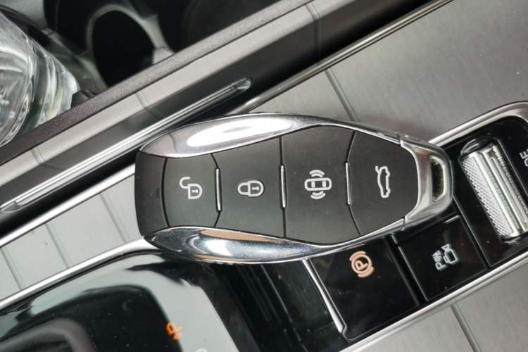 Used Hongqi HS7 PHEV 2024 2.0T PHEV Four-Wheel Drive Flagship Edition 6 Seats Vehicle Key
