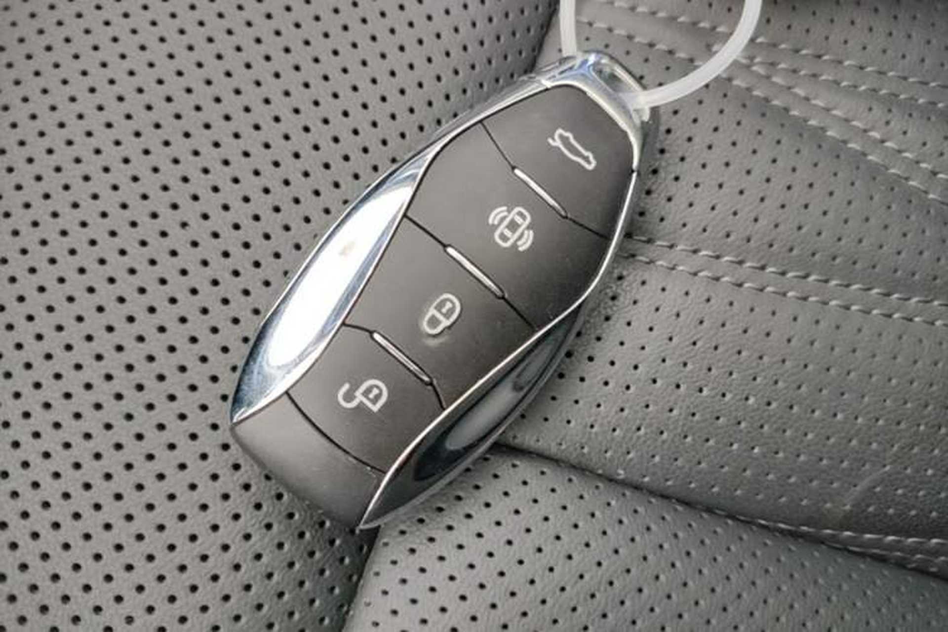 Used Hongqi HS7 PHEV 2024 2.0T PHEV Four-Wheel Drive Flagship Edition 7 Seats Vehicle Key