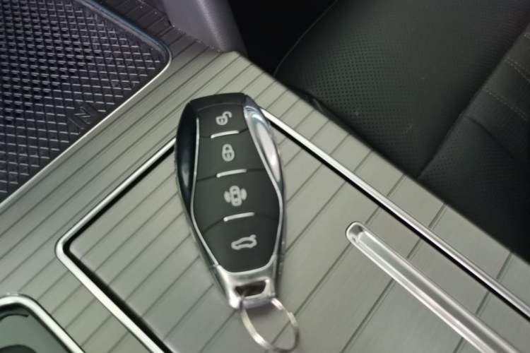 Used Hongqi HS7 PHEV 2024 2.0T PHEV Four-Wheel Drive Flagship Edition 6 Seats Vehicle Key
