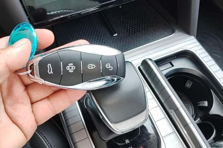 Used Hongqi HS7 PHEV 2024 2.0T PHEV Four-Wheel Drive Flagship Edition 6 Seats Vehicle Key