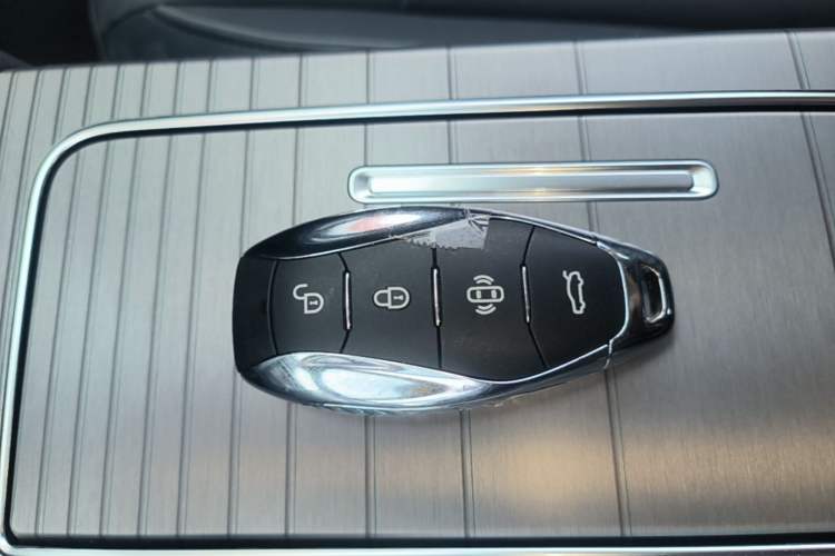 Used Hongqi HS7 PHEV 2024 2.0T PHEV Four-Wheel Drive Flagship Edition 7 Seats Vehicle Key