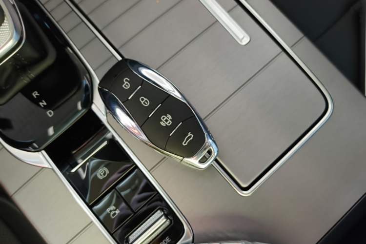 Used Hongqi HS7 PHEV 2024 2.0T PHEV Four-Wheel Drive Flagship Edition 6 Seats Vehicle Key