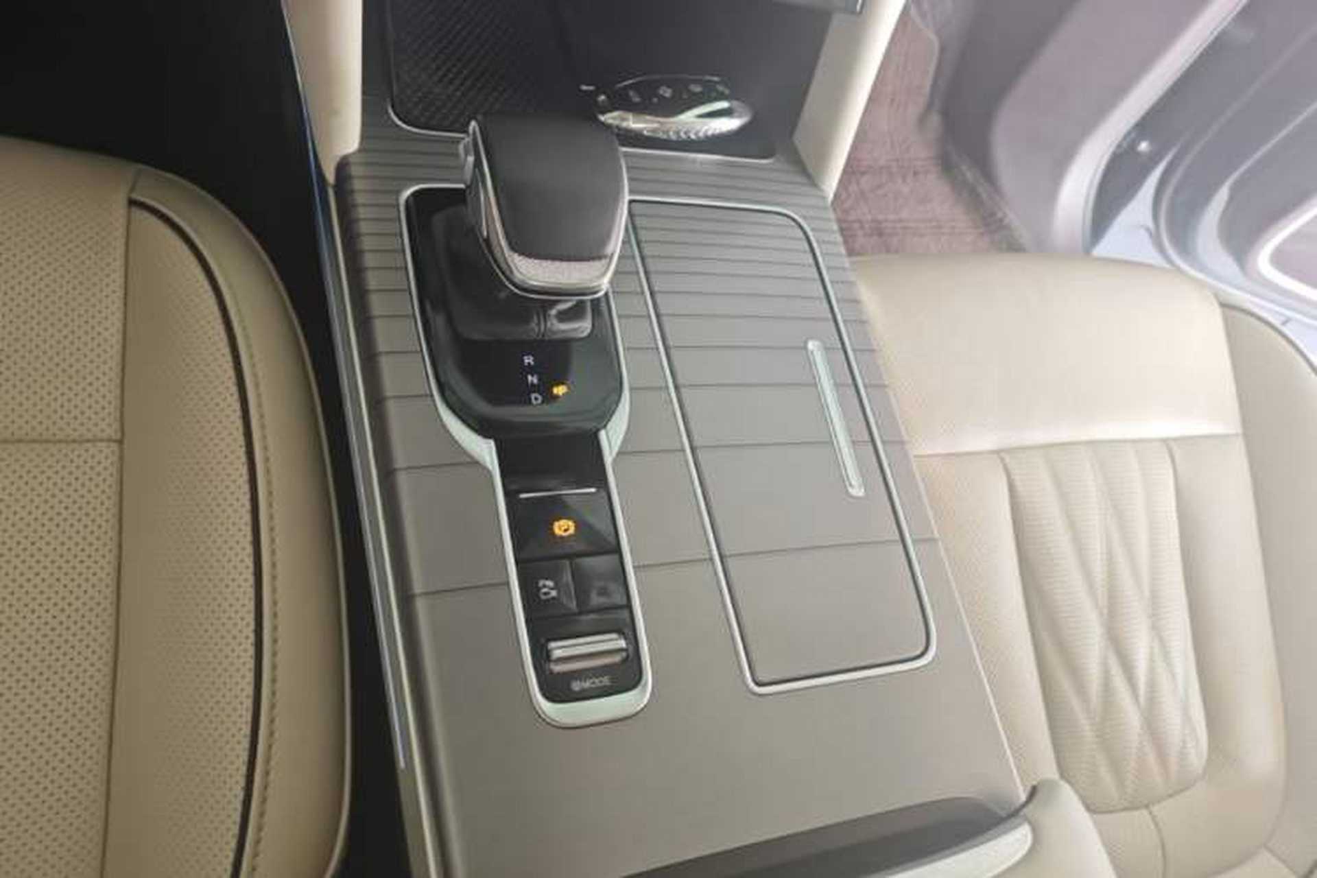 Used Hongqi HS7 PHEV 2024 2.0T PHEV Four-Wheel Drive Flagship Edition 6 Seats Gear Lever