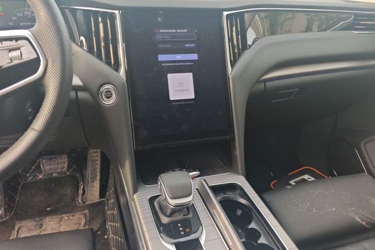 Used Hongqi HS7 PHEV 2024 2.0T PHEV Four-Wheel-Drive Flagship Edition 6 Seats Audio And AC Panel