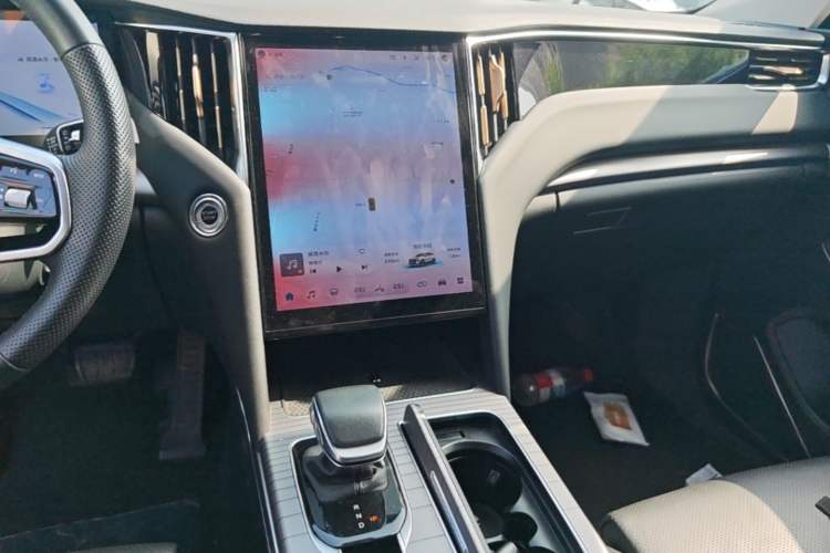 Used Hongqi HS7 PHEV 2024 2.0T PHEV Four-Wheel-Drive Flagship Edition 6 Seats Audio And AC Panel
