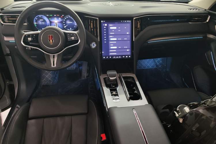 Used Hongqi HS7 PHEV 2024 2.0T PHEV Four-Wheel-Drive Flagship Edition 6 Seats Center Console