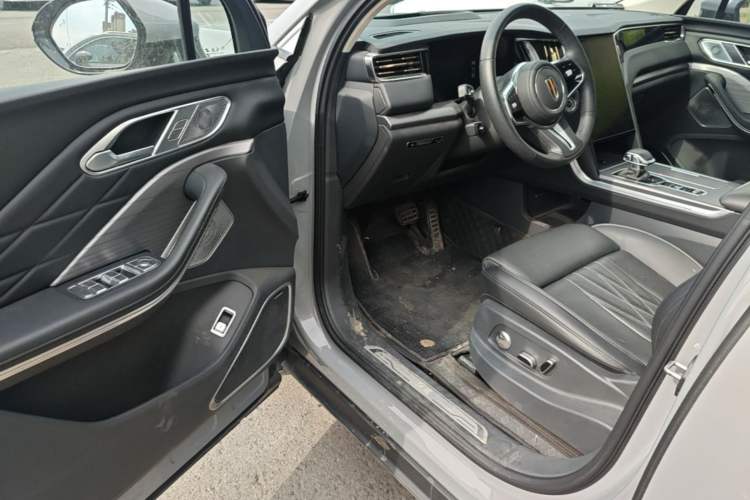 Used Hongqi HS7 PHEV 2024 2.0T PHEV Four-Wheel-Drive Flagship Edition 6 Seats Driver Seat