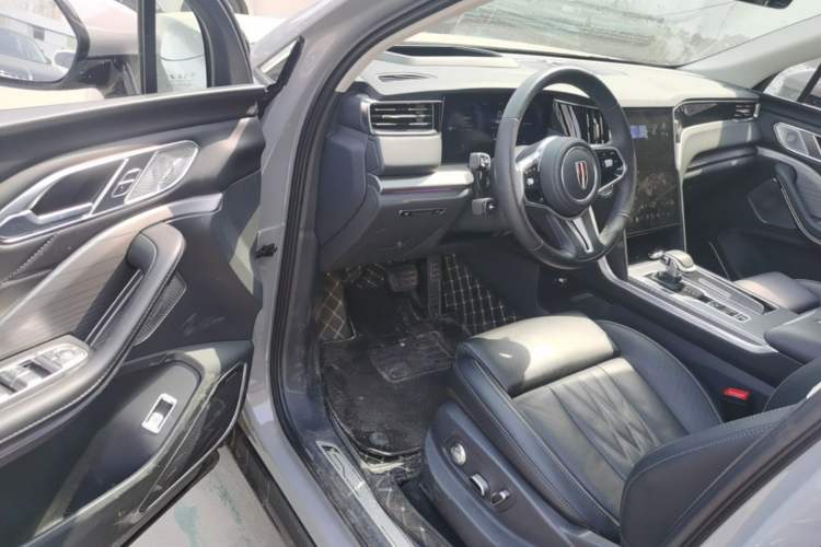 Used Hongqi HS7 PHEV 2024 2.0T PHEV Four-Wheel-Drive Flagship Edition 6 Seats Driver Seat