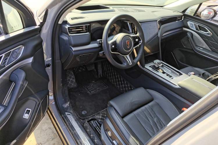 Used Hongqi HS7 PHEV 2024 2.0T PHEV Four-Wheel-Drive Flagship Edition 6 Seats Driver Seat