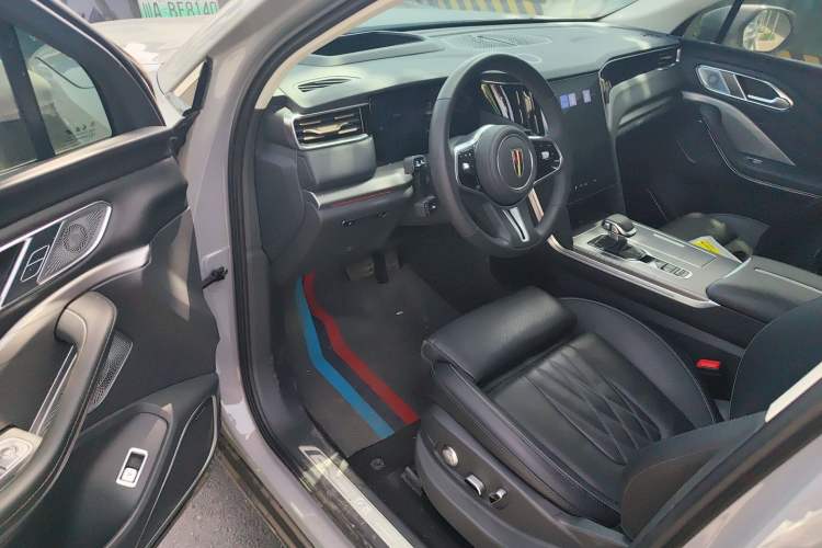 Used Hongqi HS7 PHEV 2024 2.0T PHEV Four-Wheel-Drive Flagship Edition 6 Seats Driver Seat