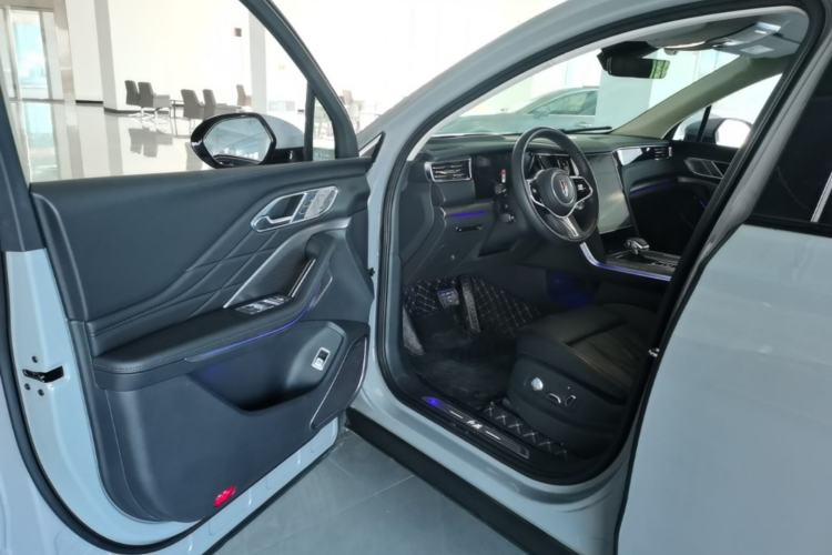 Used Hongqi HS7 PHEV 2024 2.0T PHEV Four-Wheel-Drive Flagship Edition 6 Seats Driver Seat