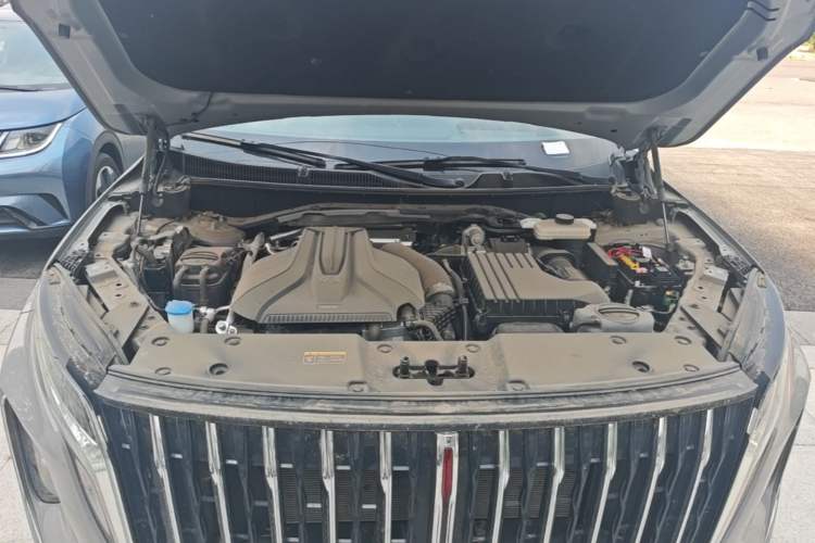 Used Hongqi HS7 PHEV 2024 2.0T PHEV Four-Wheel-Drive Flagship Edition 6 Seats Engine Bay