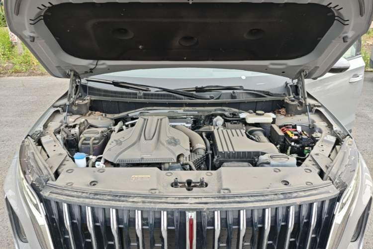 Used Hongqi HS7 PHEV 2024 2.0T PHEV Four-Wheel-Drive Flagship Edition 6 Seats Engine Bay