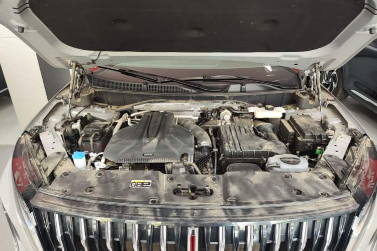 Used Hongqi HS7 PHEV 2024 2.0T PHEV Four-Wheel-Drive Flagship Edition 6 Seats Engine Bay