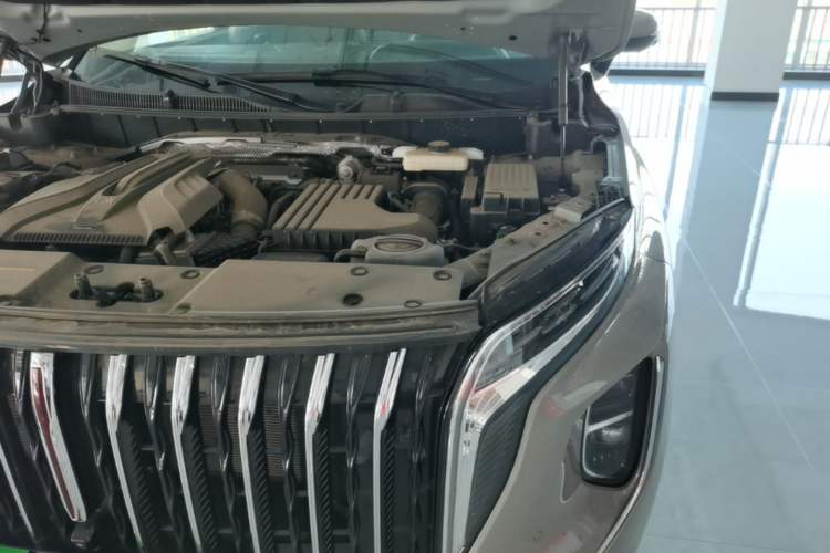 Used Hongqi HS7 PHEV 2024 2.0T PHEV Four-Wheel-Drive Flagship Edition 6 Seats Engine Bay Left