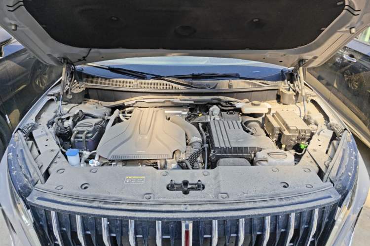Used Hongqi HS7 PHEV 2024 2.0T PHEV Four-Wheel-Drive Flagship Edition 6 Seats Engine Bay