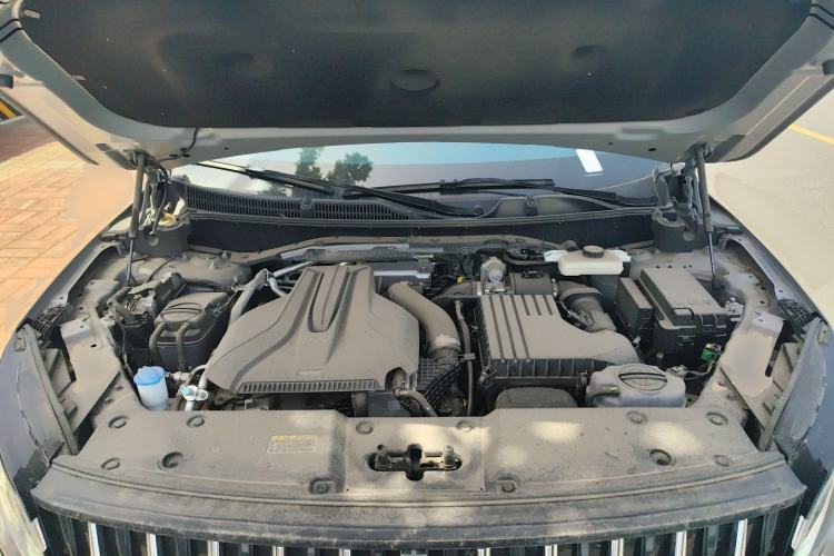 Used Hongqi HS7 PHEV 2024 2.0T PHEV Four-Wheel-Drive Flagship Edition 6 Seats Engine Bay