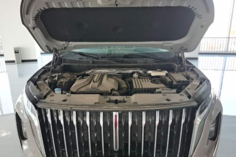 Used Hongqi HS7 PHEV 2024 2.0T PHEV Four-Wheel-Drive Flagship Edition 6 Seats Engine Bay