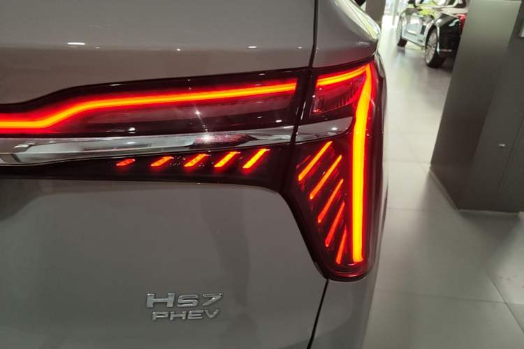 Used Hongqi HS7 PHEV 2024 2.0T PHEV Four-Wheel-Drive Flagship Edition 6 Seats Exterior 3