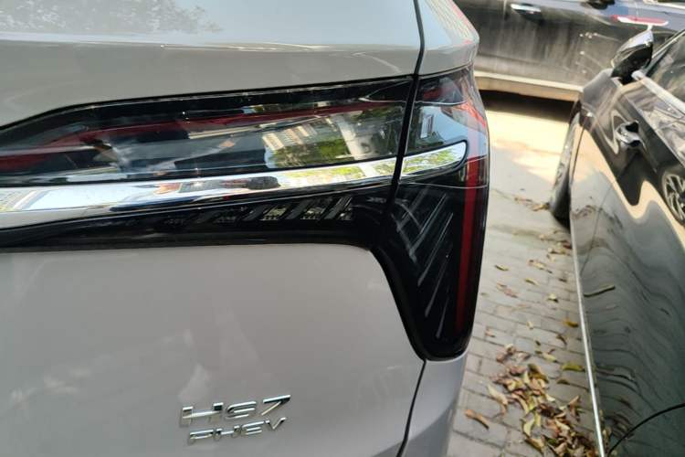 Used Hongqi HS7 PHEV 2024 2.0T PHEV Four-Wheel-Drive Flagship Edition 6 Seats Exterior 3