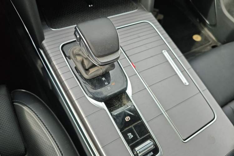 Used Hongqi HS7 PHEV 2024 2.0T PHEV Four-Wheel-Drive Flagship Edition 6 Seats Gear Lever