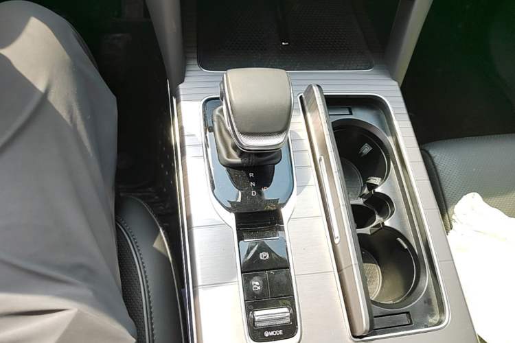 Used Hongqi HS7 PHEV 2024 2.0T PHEV Four-Wheel-Drive Flagship Edition 6 Seats Gear Lever