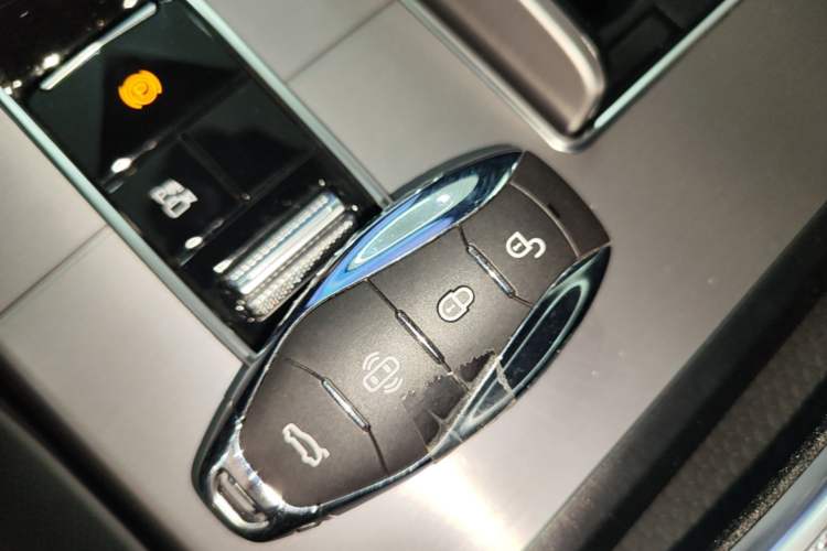 Used Hongqi HS7 PHEV 2024 2.0T PHEV Four-Wheel-Drive Flagship Edition 6 Seats Interior 1
