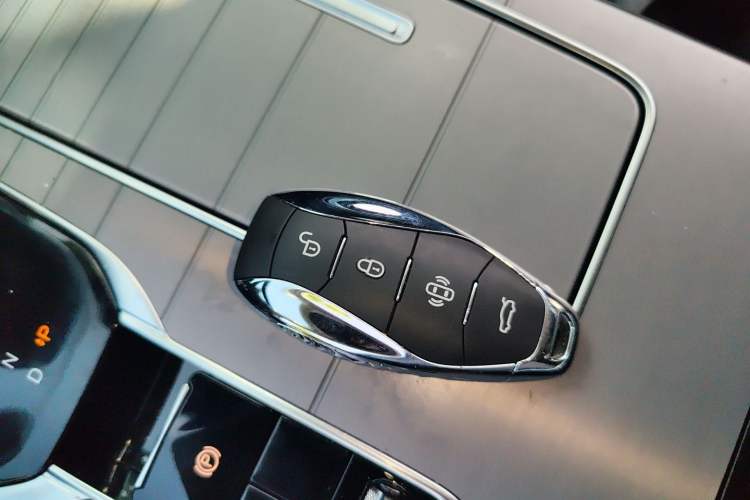 Used Hongqi HS7 PHEV 2024 2.0T PHEV Four-Wheel-Drive Flagship Edition 6 Seats Interior 1