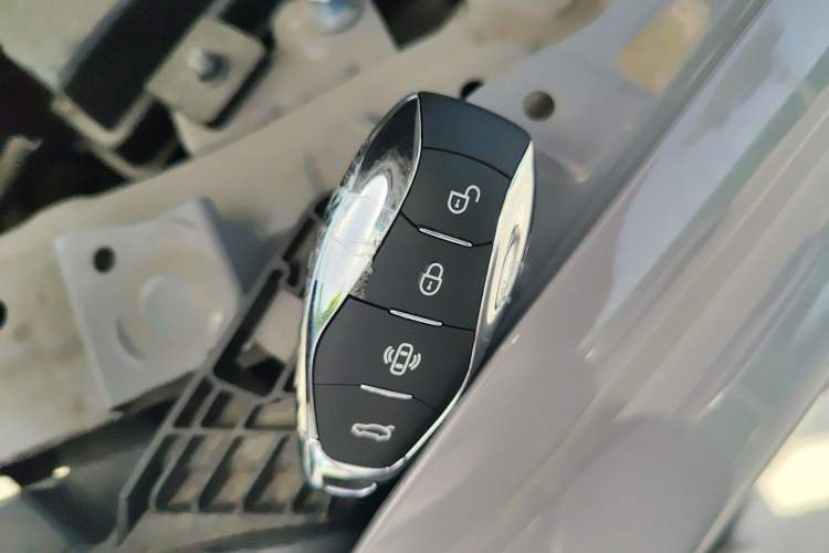 Used Hongqi HS7 PHEV 2024 2.0T PHEV Four-Wheel-Drive Flagship Edition 6 Seats Interior 1