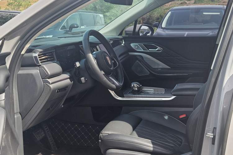 Used Hongqi HS7 PHEV 2024 2.0T PHEV Four-Wheel-Drive Flagship Edition 6 Seats Interior 2