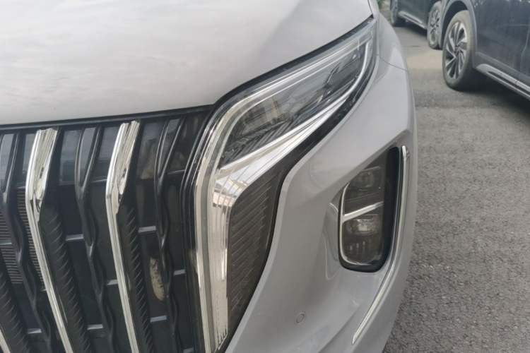 Used Hongqi HS7 PHEV 2024 2.0T PHEV Four-Wheel-Drive Flagship Edition 6 Seats Left Front Headlight